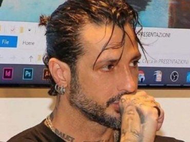 Fabrizio Corona e quell’ultimo desiderio spiazzante: “Vorrei metterli nella bara” – VIDEO