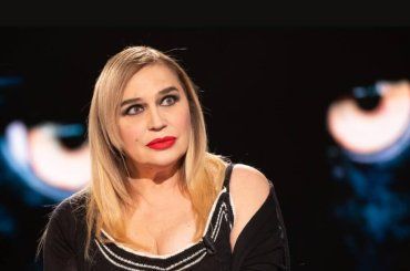 Lory Del Santo racconta a Belve la perdita di 3 figli: “sono morta, per questo non sento niente”