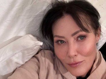 “Ho iniziato a mettere via le mie cose”, così Shannen Doherty reagisce alla cura contro il cancro