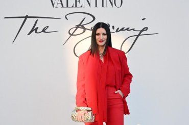 La dolce confessione di Laura Pausini: “Sono stata stregata da un collega. Mi ha conquistata”