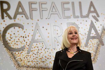 “Come diavolo ti è venuto in mente”, la reazione di Raffaella Carrà di fronte ad una sua imitazione