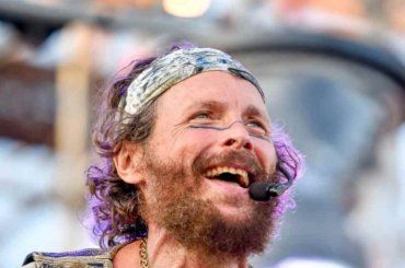 Jovanotti annuncia il nuovo tour, ma i fan insorgono per i prezzi dei biglietti: cifre da capogiro