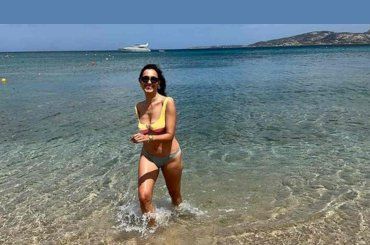 Caterina Balivo, vacanze in Sardegna: il segreto per tenersi in forma anche in ferie