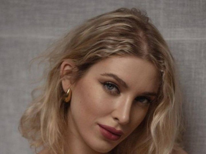 Lucrezia Lando sembra uscita dalle favole:, i fan sono entusiasti: “La classe non è acqua” – FOTO