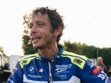 “Non pensare di diventare qualcuno”: il retroscena clamoroso su Valentino Rossi