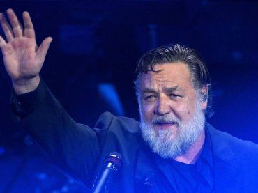 Russell Crowe e il messaggio inaspettato ai Ricchi e Poveri: “Scusate…”