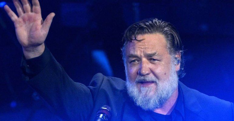 Russell Crowe e il messaggio inaspettato ai Ricchi e Poveri: “Scusate…”