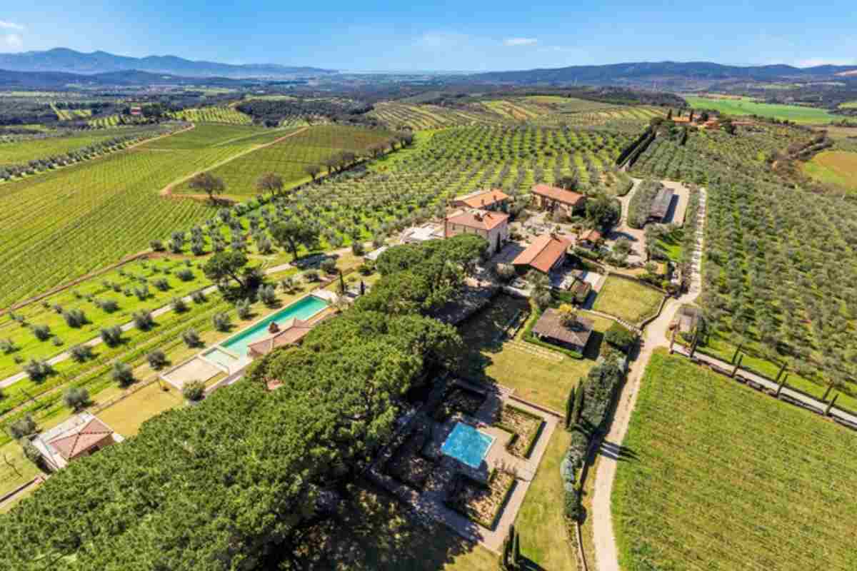 La Villa dell'Argentario di Raffaella Carrà vista dall'alto.