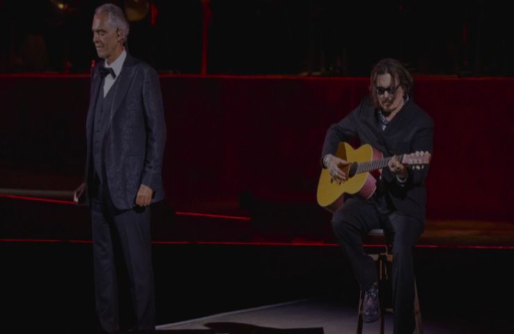 Andrea Bocelli e Johnny Depp.