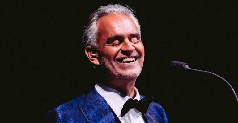 Duetto storico: Andrea Bocelli e la collega incantano i fan con “Vivo per lei”