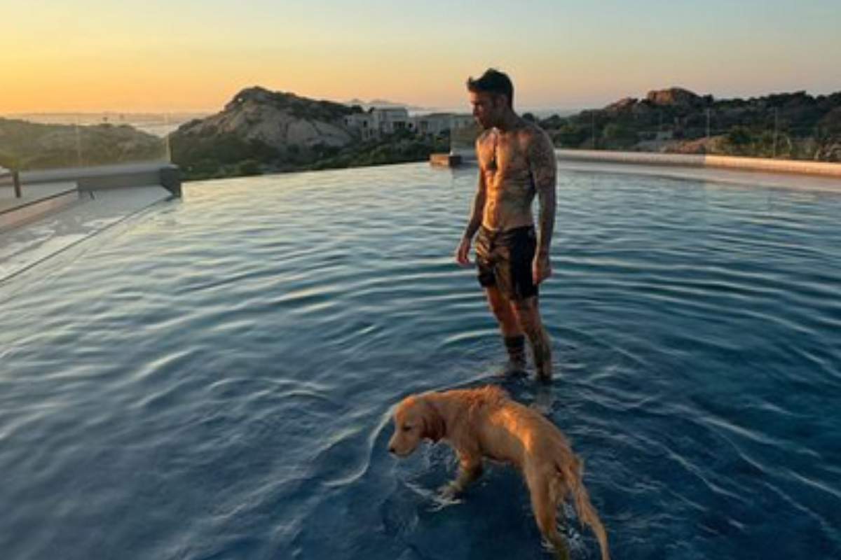 Fedez a Villa Matilda sul Lago di Como.