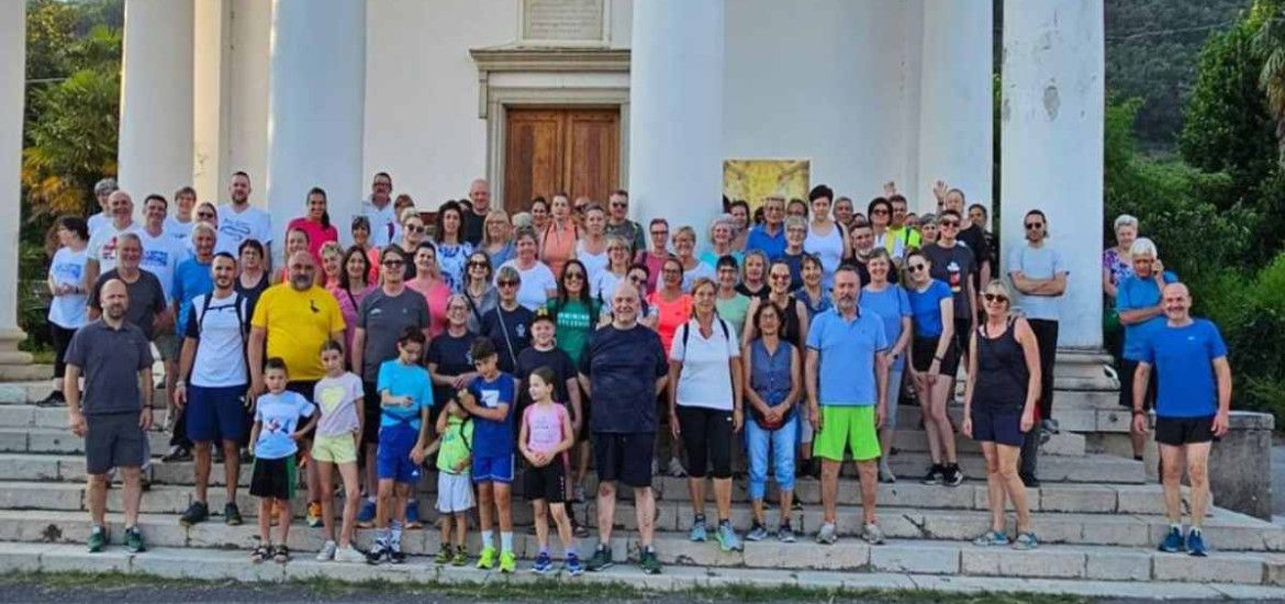 Gruppo di camminata a Valdobbiadene