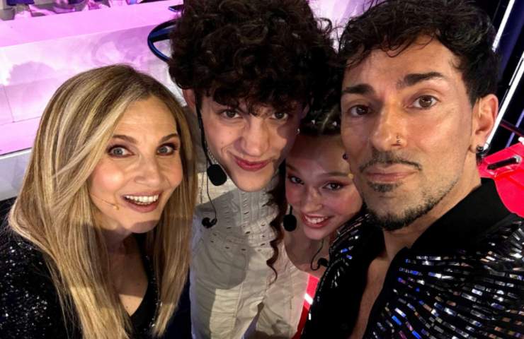 Lorella Cuccarini ad Amici con Mida, Sarah ed Emanuel Lo.