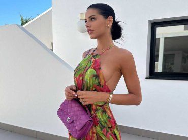 Antonella Fiordelisi in vacanza, ecco tutti gli outfit scelti in quest’occasione