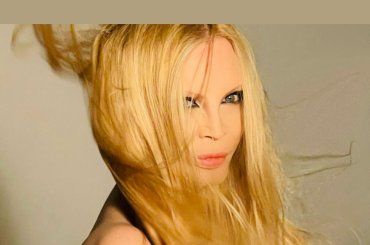 Patty Pravo: il segreto dietro i suoi iconici capelli biondi