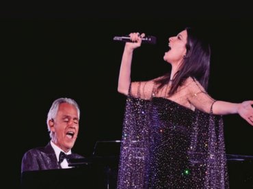 Laura Pausini ai 30 anni di carriera di Andrea Bocelli: “una settimana memorabile”
