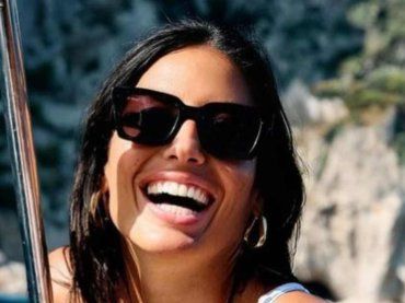 Vacanze infinite per Elisabetta Gregoraci: la conduttrice risplende in Sicilia – FOTO