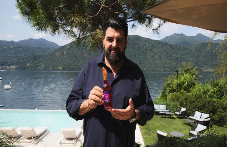 Antonino Cannavacciuolo presenta il drink "Contrattino".