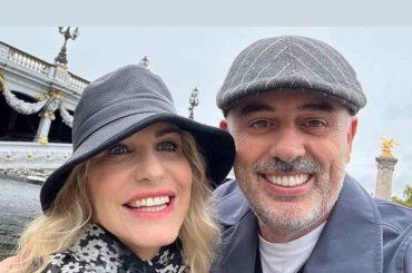 Antonella Clerici e Vittorio Garrone, vacanze francesi con tre ospiti d’eccezione: “non abbandonateli”