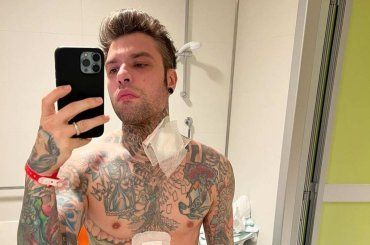 «Ha mangiato i funghi», la mamma di Fedez fa chiarezza sulle condizioni di salute del rapper