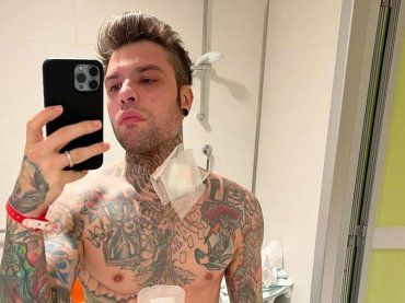 «Ha mangiato i funghi», la mamma di Fedez fa chiarezza sulle condizioni di salute del rapper