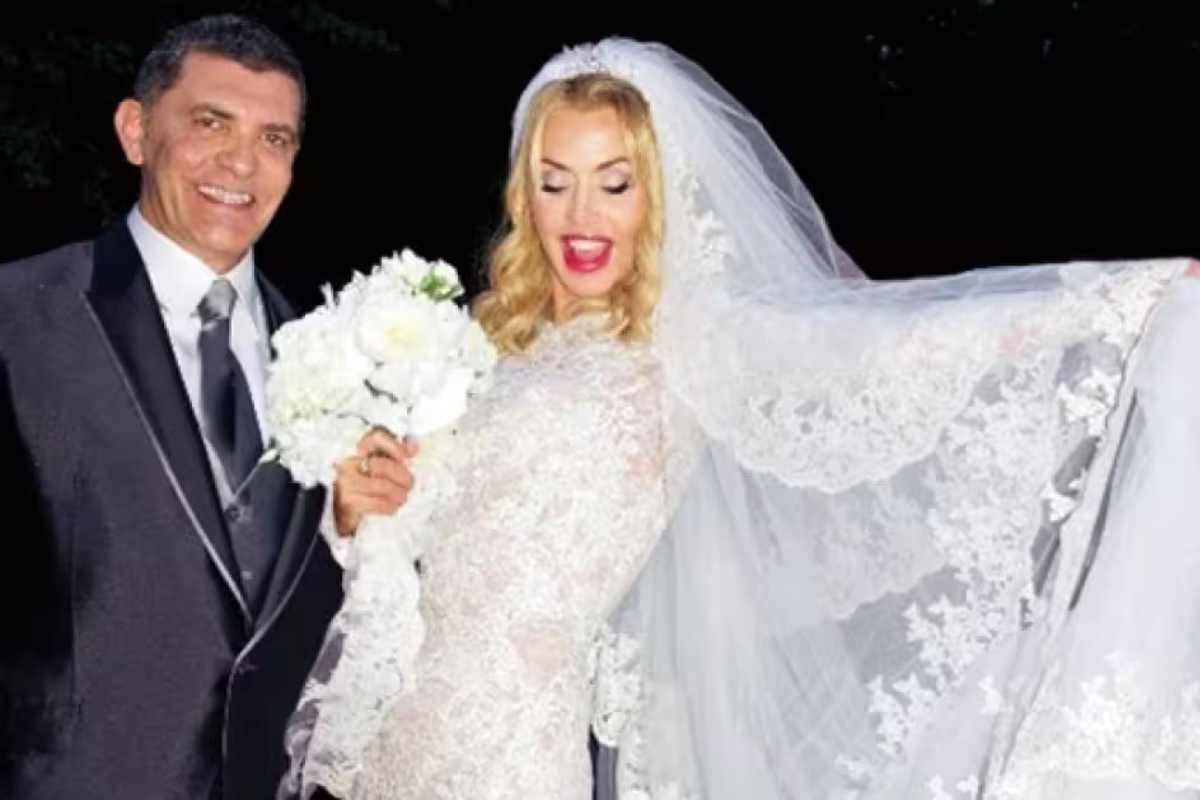 Valeria Marini al matrimonio con Giovanni Cuttone.