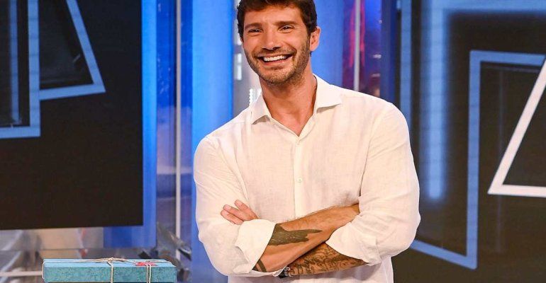 Affari tuoi, Amadeus confessa a Stefano de Martino il segreto per un programma di successo