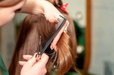 Come tagliare e acconciare i capelli dopo i 40 anni