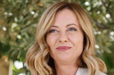 Giorgia Meloni (con Giambruno) in masseria: quanto ha speso la premier in vacanza