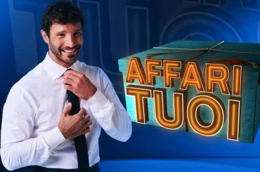 Stefano de Martino rimasto senza parole di fronte alle due nuove concorrenti di Affari tuoi