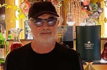 Flavio Briatore arriva a Napoli, l’incontro che non ti aspetti: è proprio LUI – FOTO