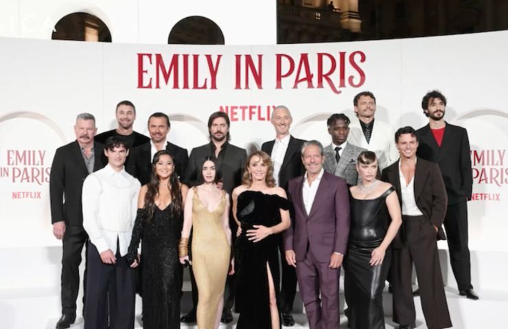 Il cast di Emily in Paris a Roma.