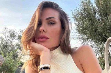 Ilary Blasi, in attesa del nuovo docu-film Netflix è tutta sorrisi e risate con Bastian – FOTO