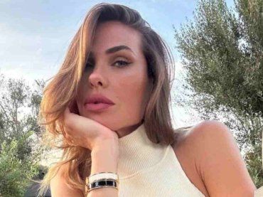 Ilary Blasi, in attesa del nuovo docu-film Netflix è tutta sorrisi e risate con Bastian – FOTO