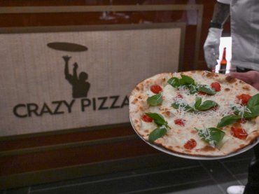 Cena al Crazy Pizza di Briatore e pubblica lo scontrino, ecco quanto costa una margherita