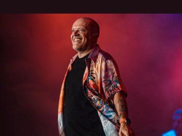 Max Pezzali inarrestabile: tutto sold out, raddoppiate le date invernali a Milano e Roma