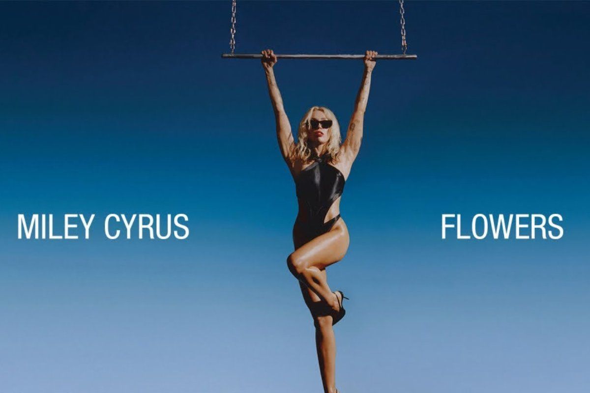 Miley Cyrus in "Flowers".