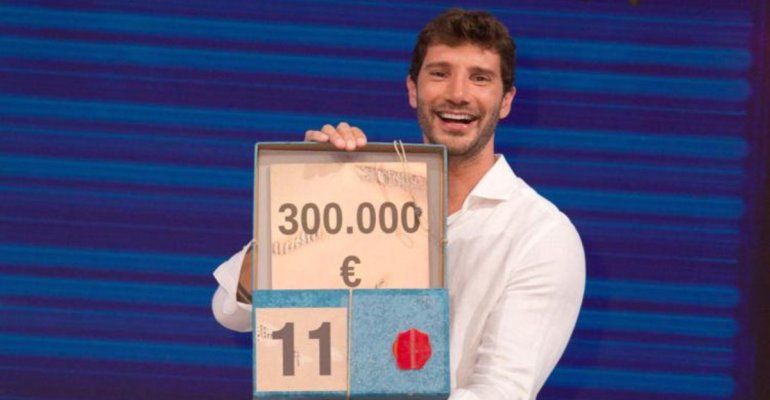 Affari Tuoi: Stefano De Martino parte col botto, 25% di share