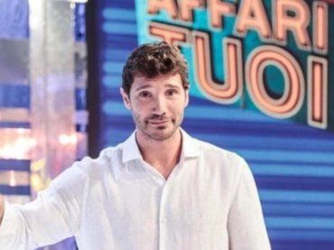 Stop a Affari Tuoi: Stefano De Martino non va in onda. Perché?