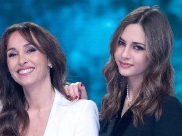 Benedetta Parodi, la figlia Matilde spicca il volo: pronta a incendiare il palco – FOTO