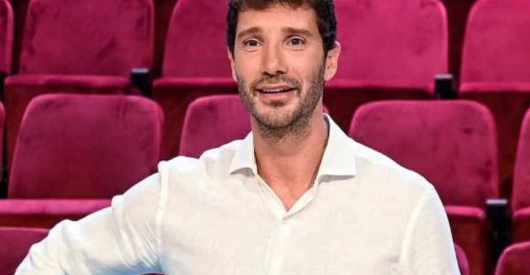 Stefano De Martino, proposta di matrimonio in diretta: da restare senza parole