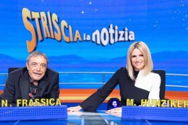 Striscia la Notizia, “accordo” raggiunto per Nino Frassica: la reazione di Michelle Hunziker