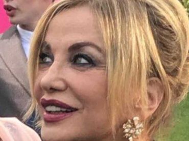 Simona Izzo svela i suoi segreti di bellezza e ammette: “Tiene ancora bene”