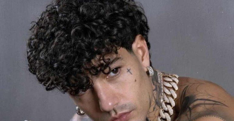 Tony Effe, che stoccata a Fedez! Cosa ha scritto sulla sua ex