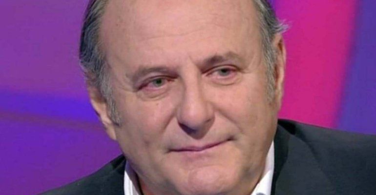 Gerry Scotti commosso per il regalo inaspettato: “Al posto delle i ci ha messo questo” – VIDEO