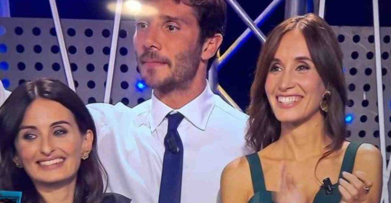 Affari tuoi, l’incredibile percorso delle “gemelle diverse” Federica e Annalisa