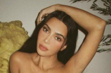 Kim Kardashian, fuori la sua nuova collezione di intimo, la star fa da testimonial: social impazziti – FOTO